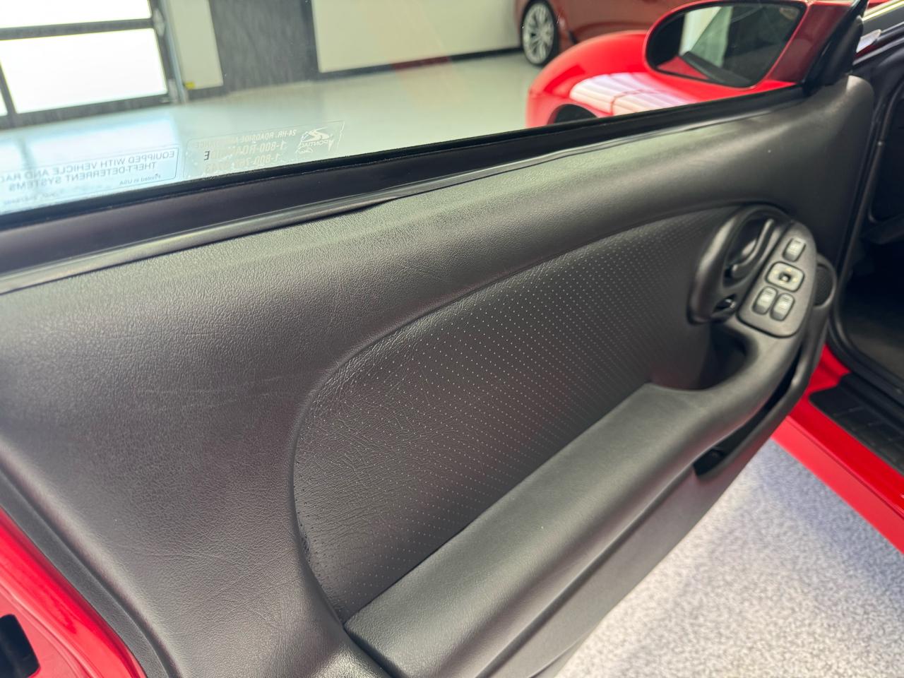 Pontiac Firebird  2001