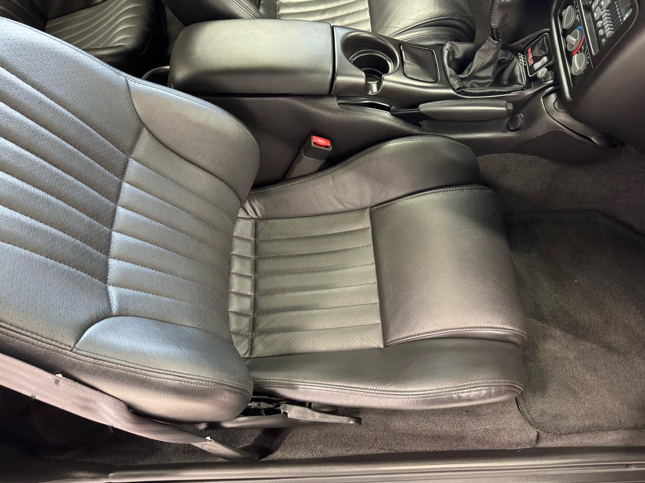 Pontiac Firebird  2001