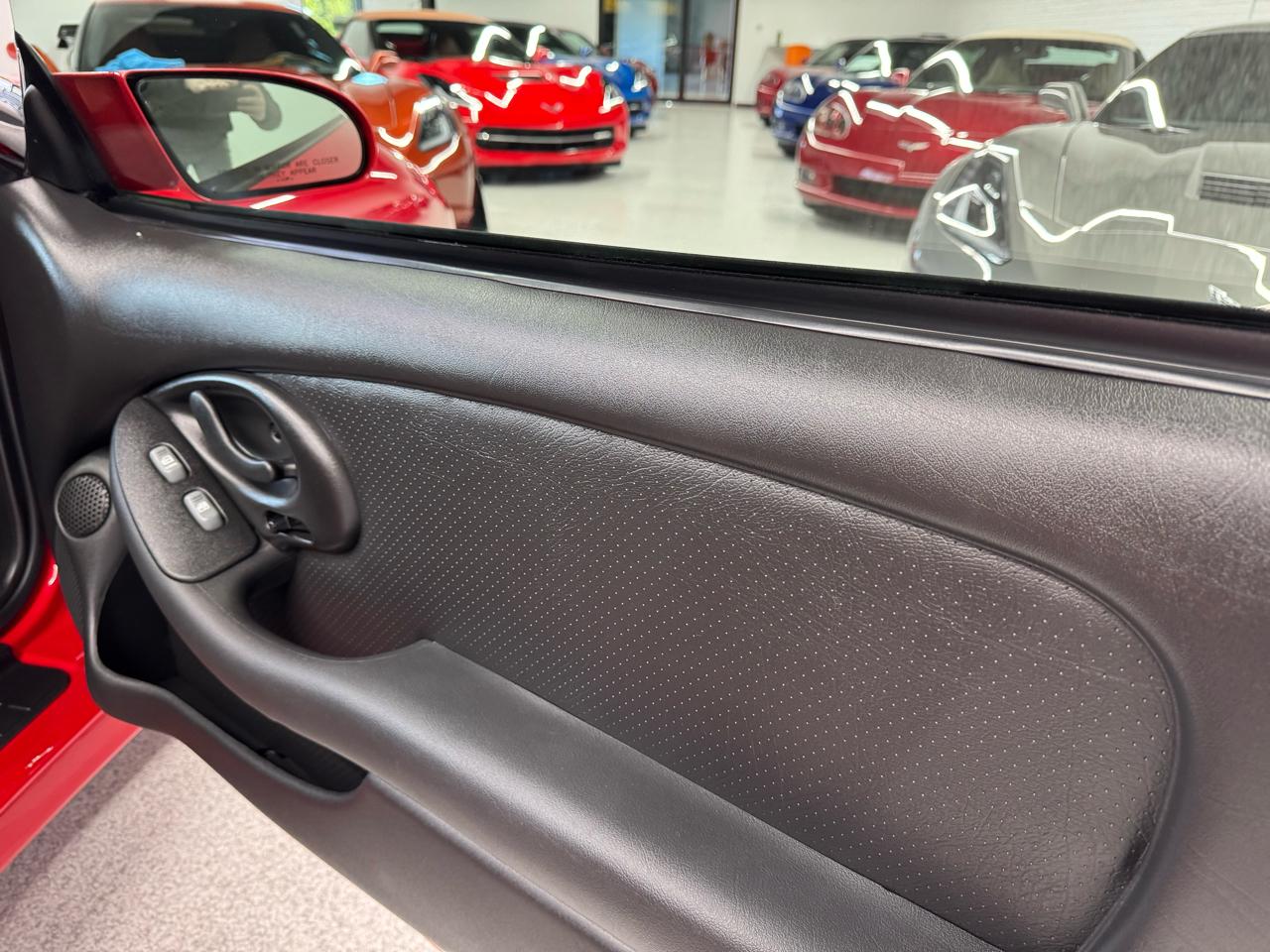 Pontiac Firebird  2001