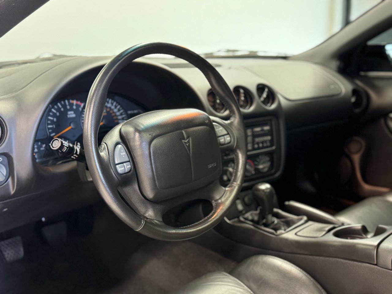 Pontiac Firebird  2002