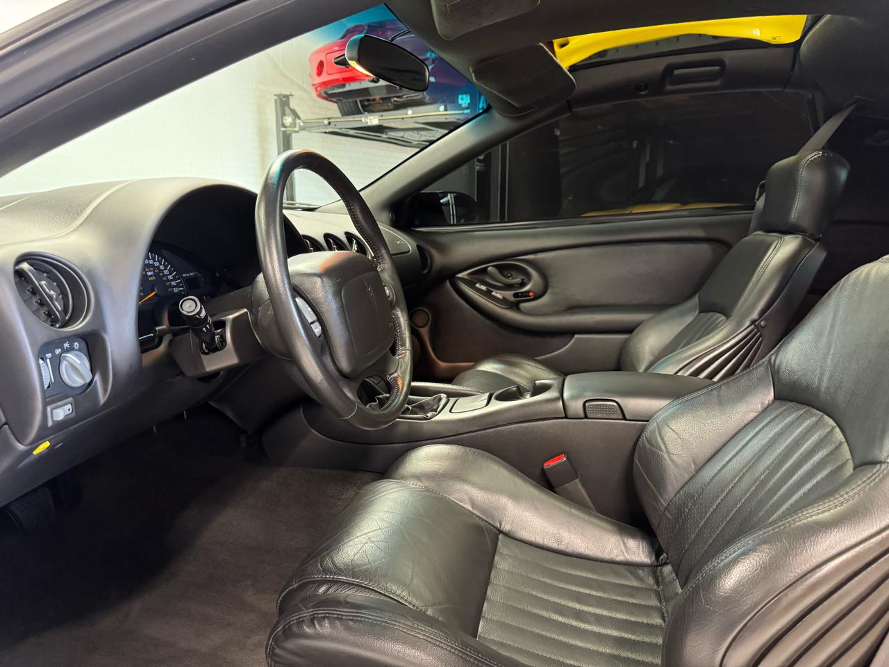 Pontiac Firebird  2002