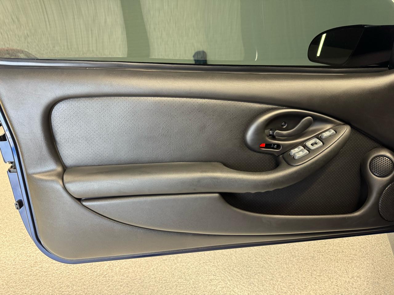 Pontiac Firebird  2002