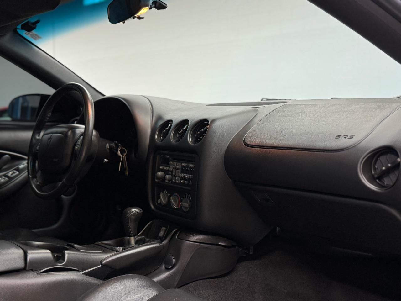 Pontiac Firebird  2002