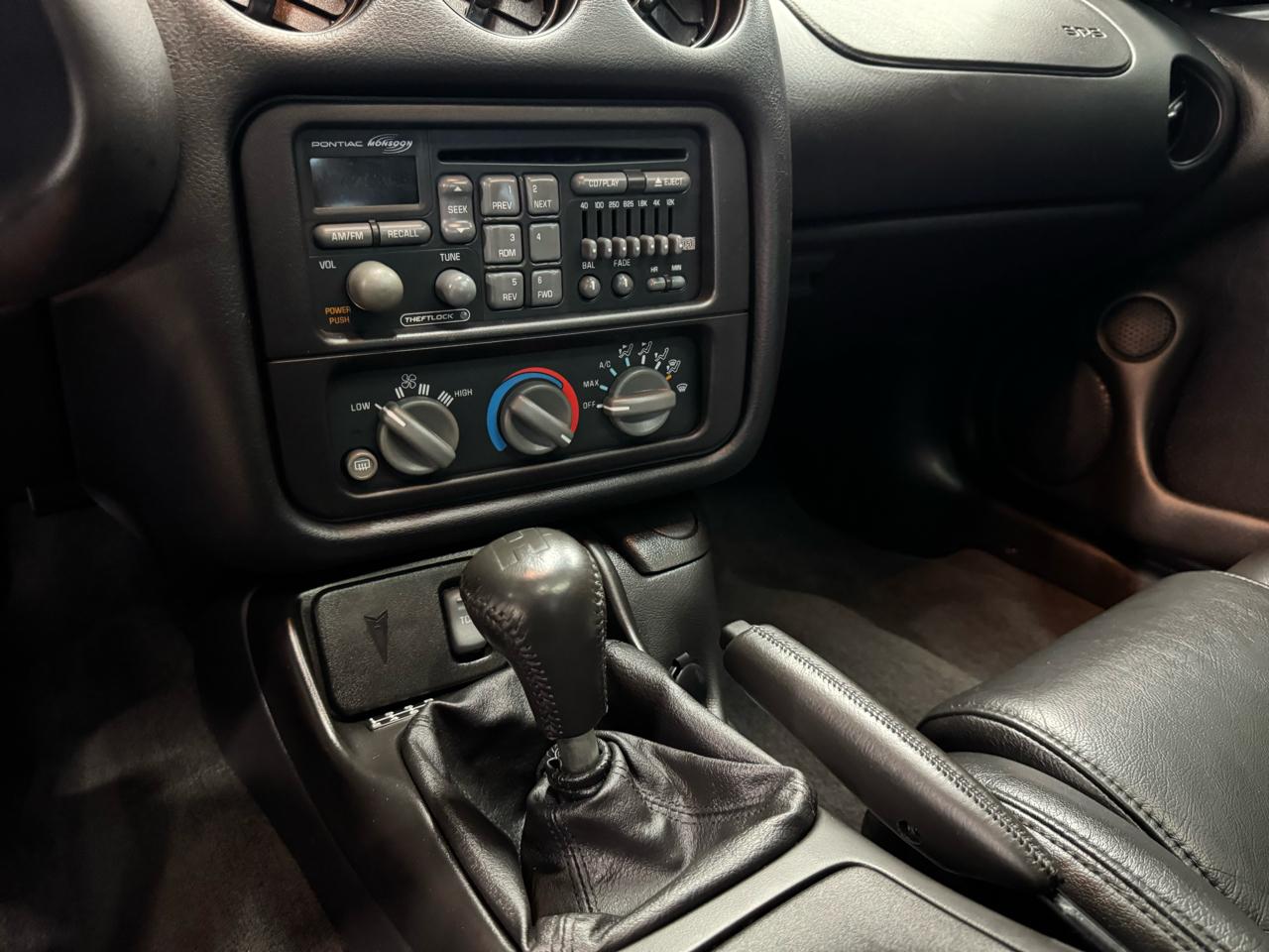 Pontiac Firebird  2002