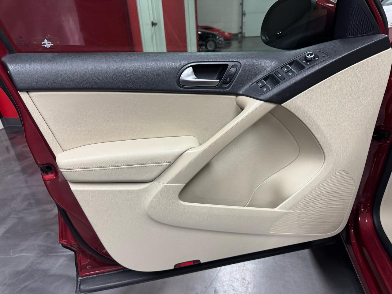 Volkswagen Tiguan SE 2015