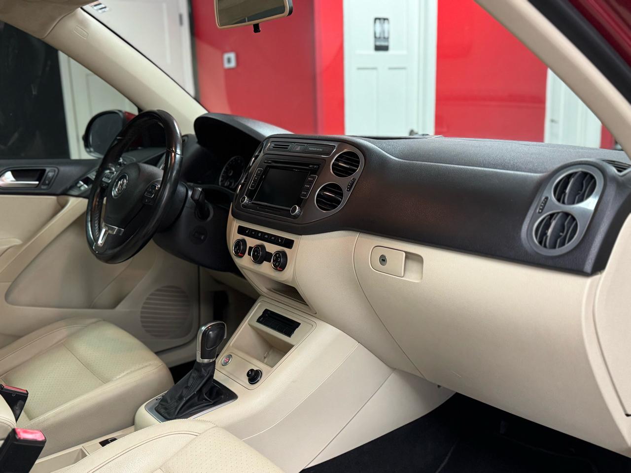 Volkswagen Tiguan SE 2015