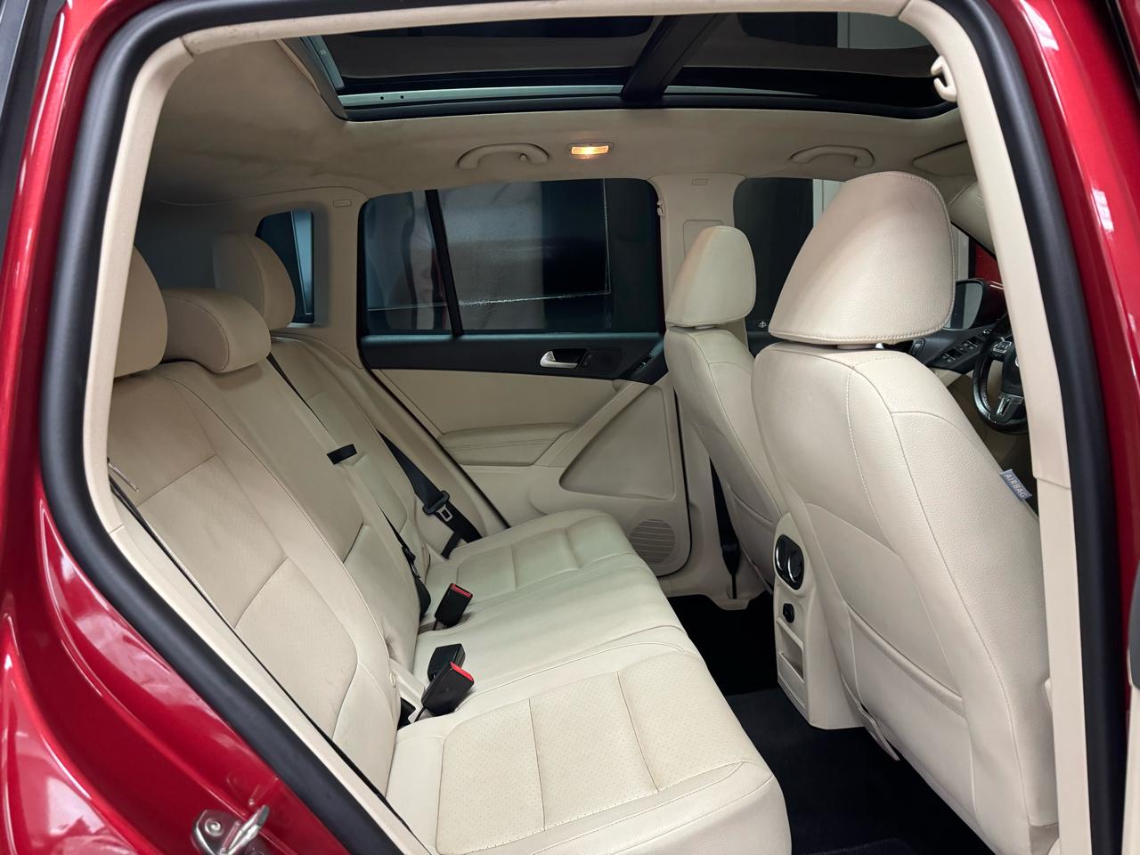 Volkswagen Tiguan SE 2015