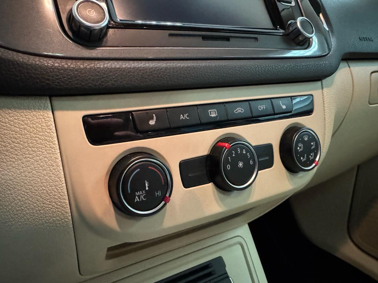 Volkswagen Tiguan SE 2015