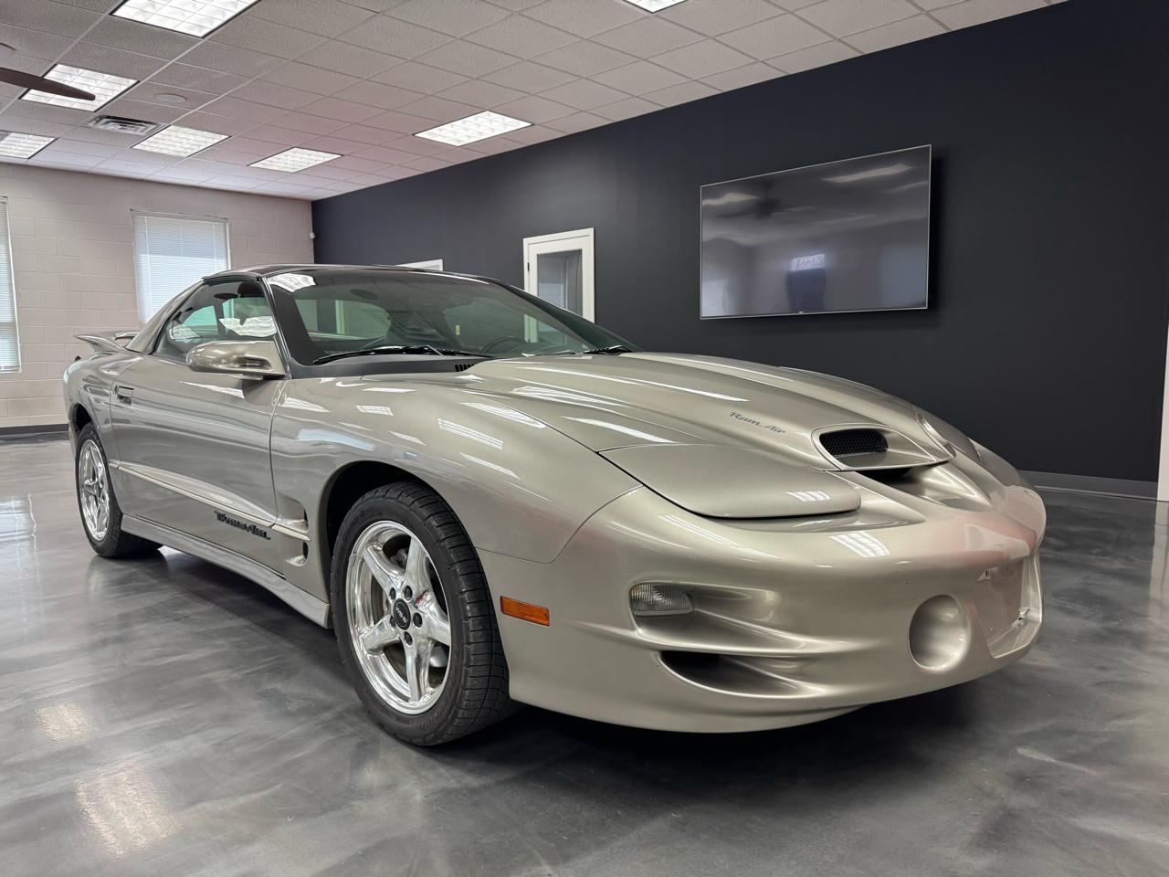 Pontiac Firebird Trans Am WS6 2000