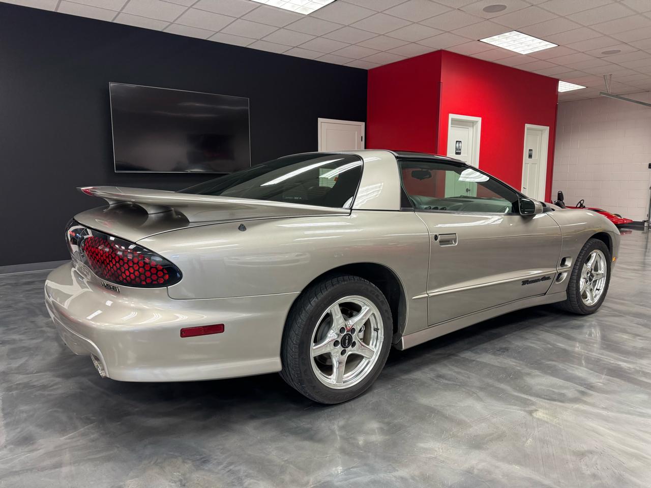 Pontiac Firebird Trans Am WS6 2000