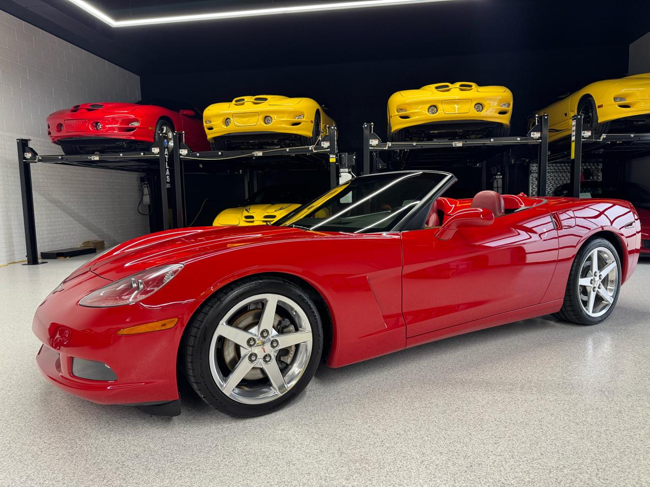 Chevrolet Corvette 2dr Convertible 2005