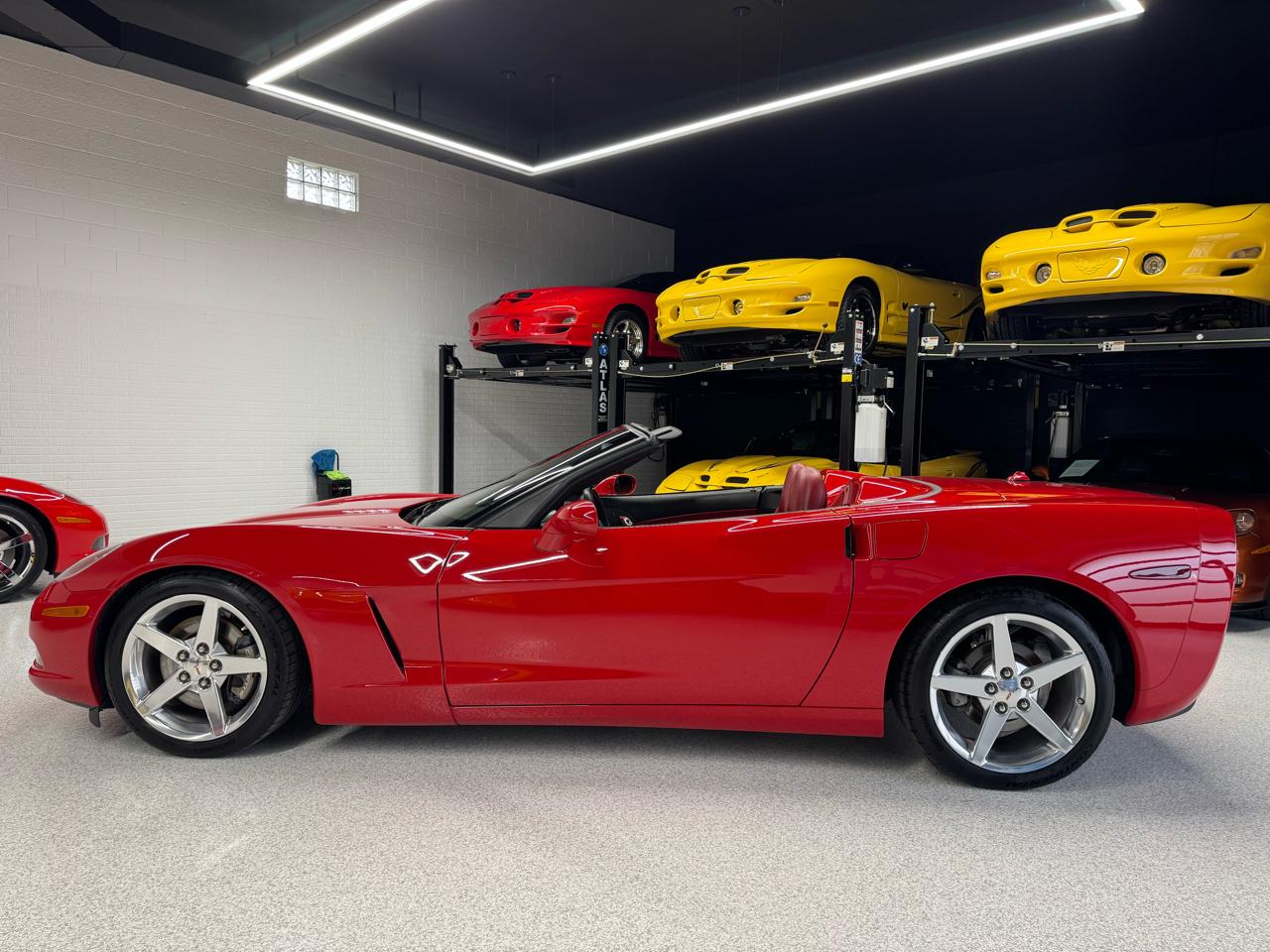 Chevrolet Corvette 2dr Convertible 2005