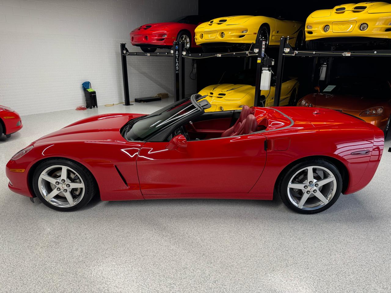 Chevrolet Corvette 2dr Convertible 2005