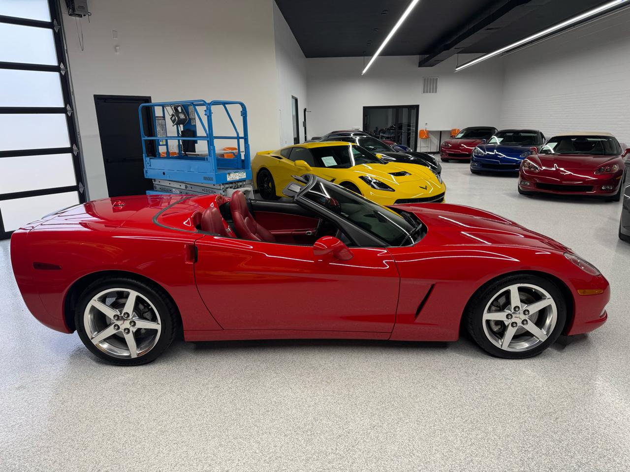 Chevrolet Corvette 2dr Convertible 2005