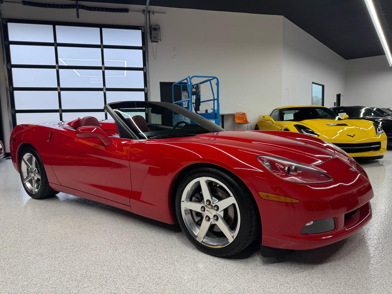 Chevrolet Corvette 2dr Convertible 2005