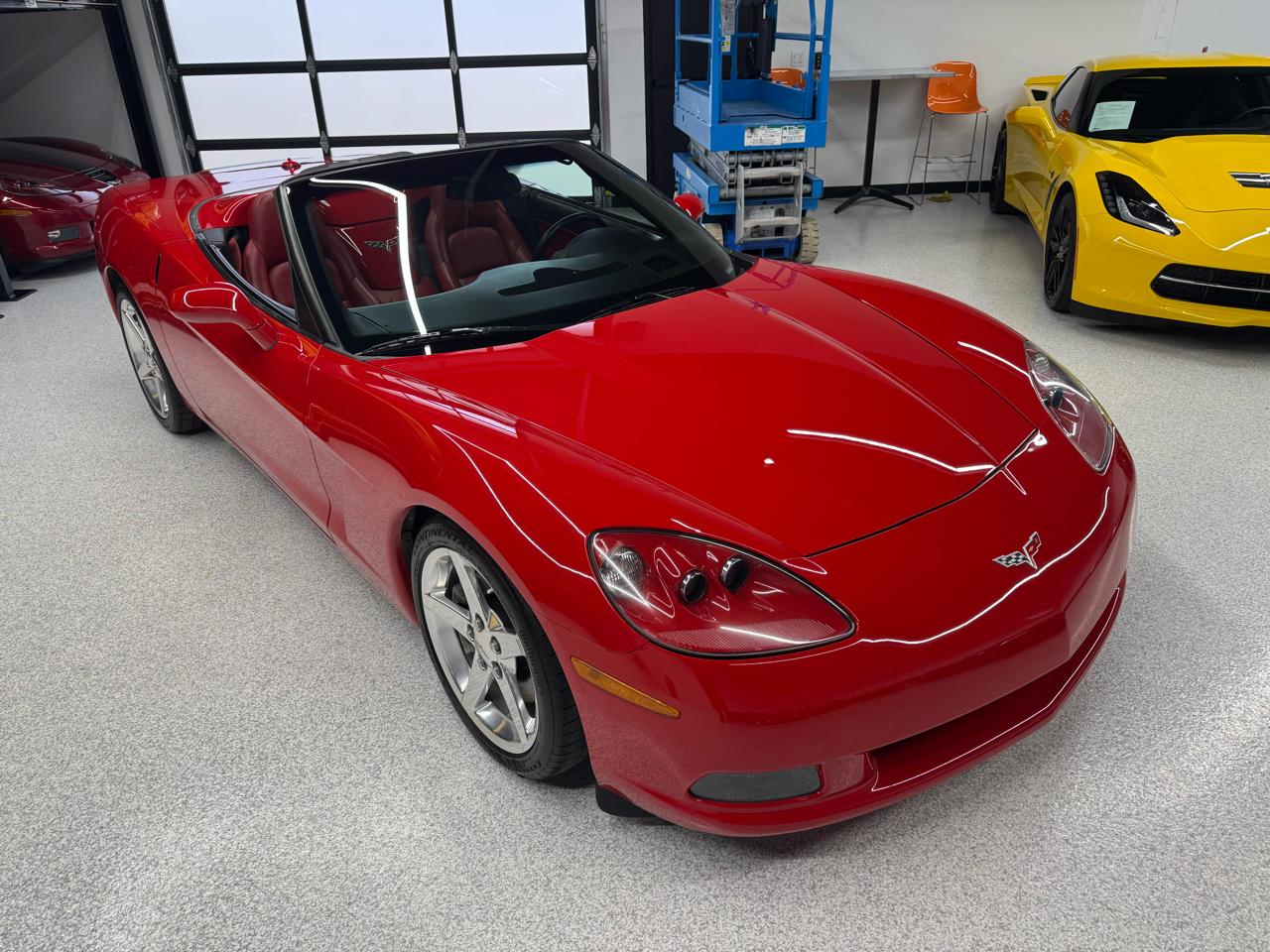 Chevrolet Corvette 2dr Convertible 2005