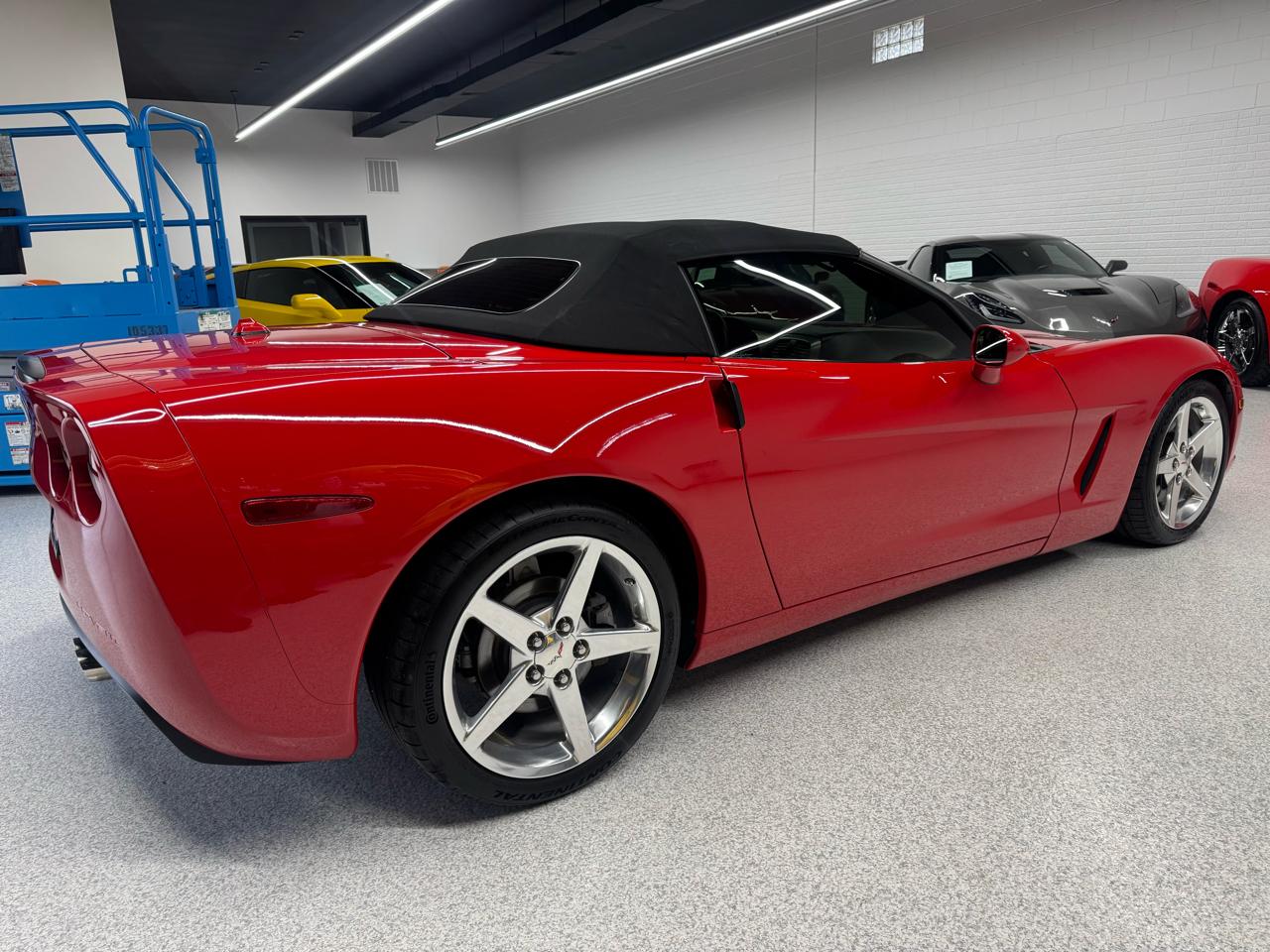 Chevrolet Corvette 2dr Convertible 2005