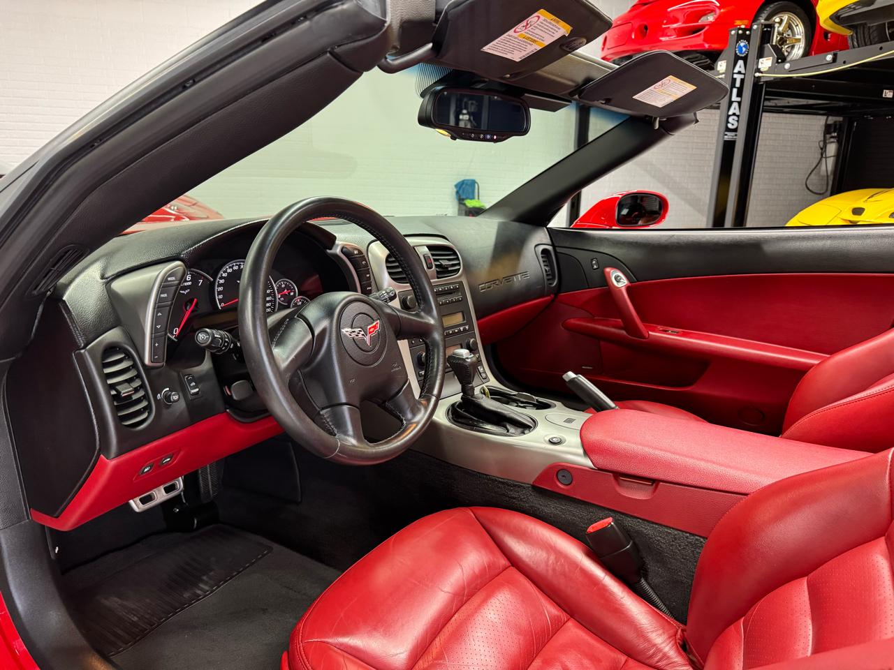 Chevrolet Corvette 2dr Convertible 2005