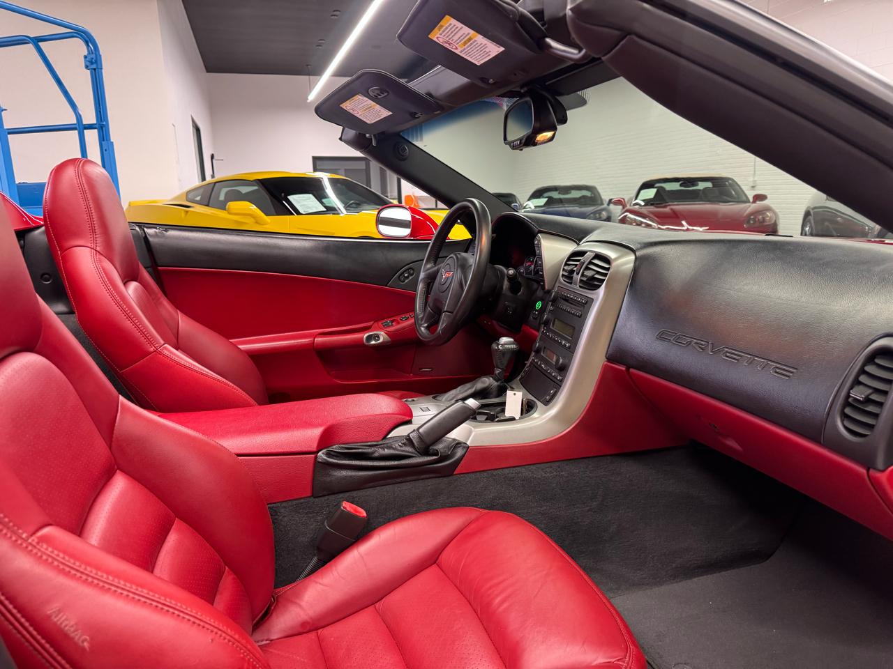 Chevrolet Corvette 2dr Convertible 2005