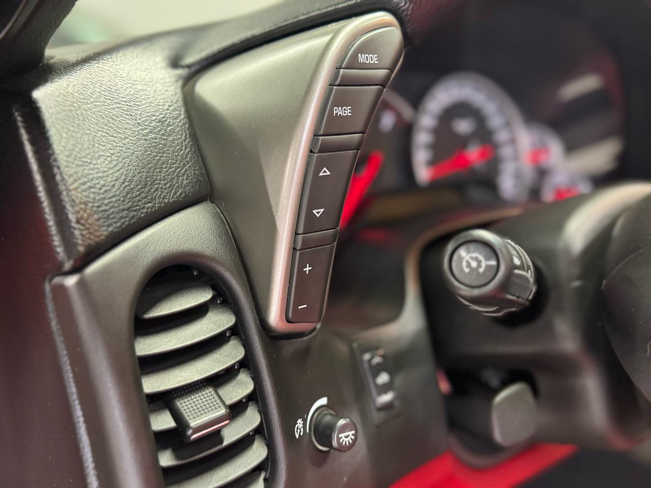 Chevrolet Corvette 2dr Convertible 2005