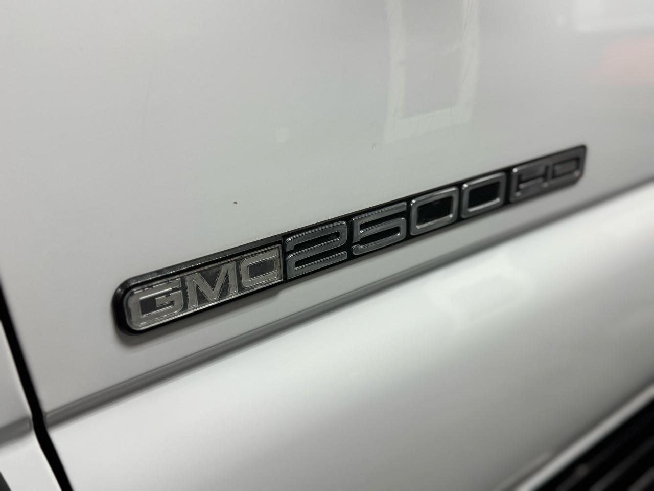 GMC Sierra 2500HD  2005