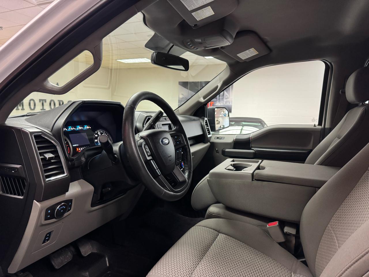 Ford F-150 4WD SuperCrew 145" XLT 2016