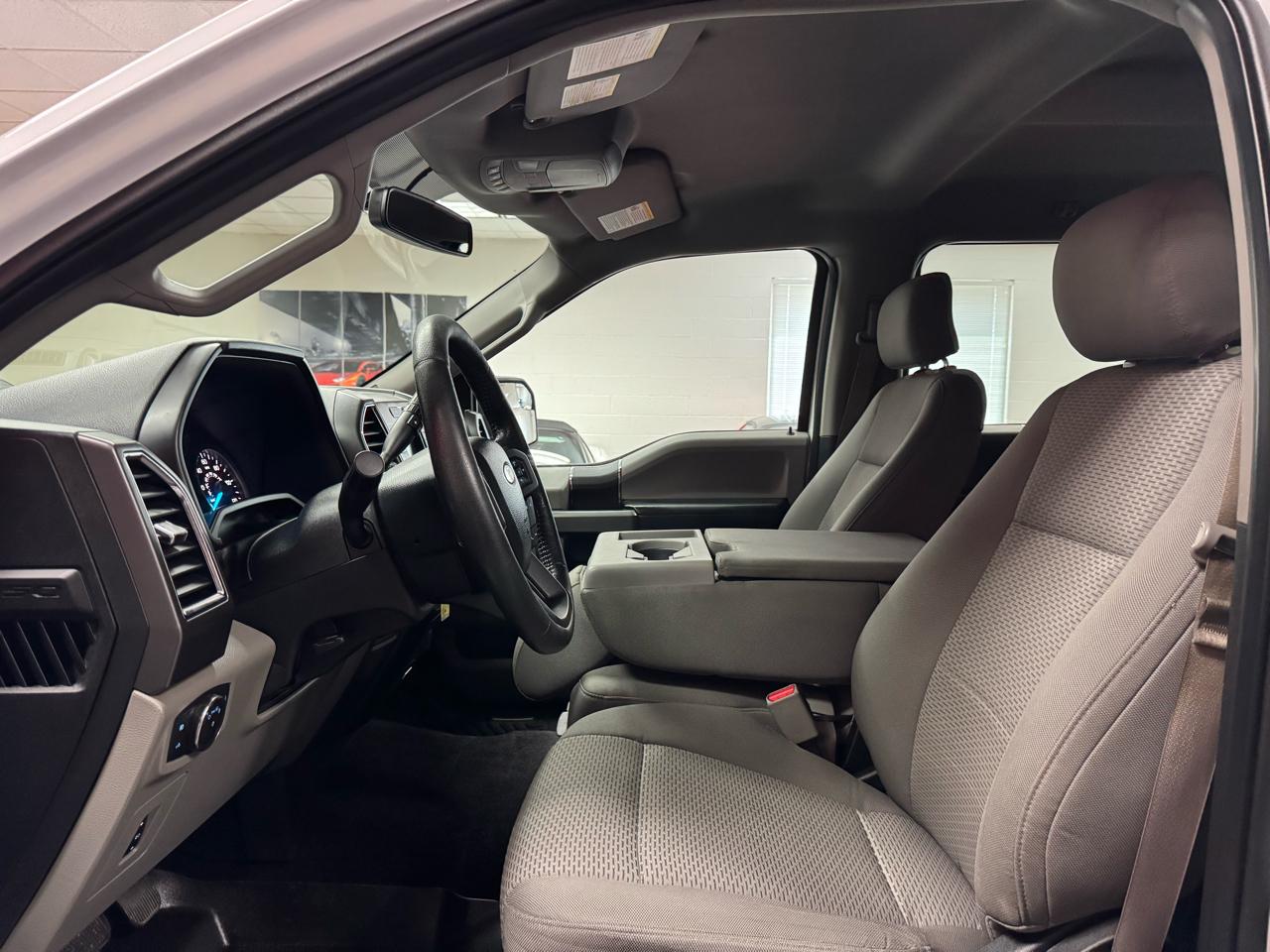 Ford F-150 4WD SuperCrew 145" XLT 2016