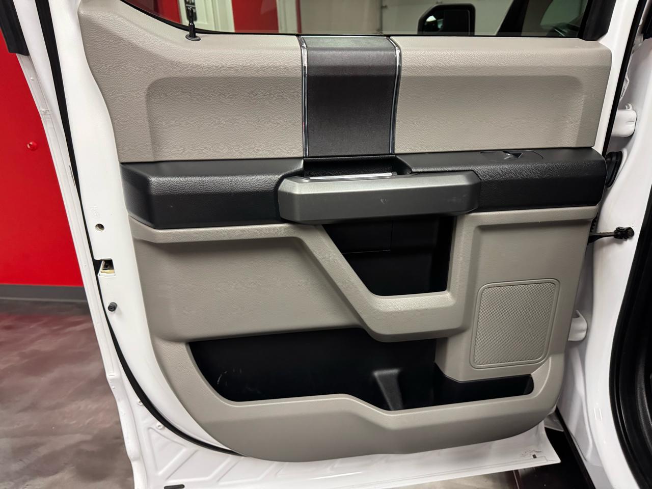 Ford F-150 4WD SuperCrew 145" XLT 2016