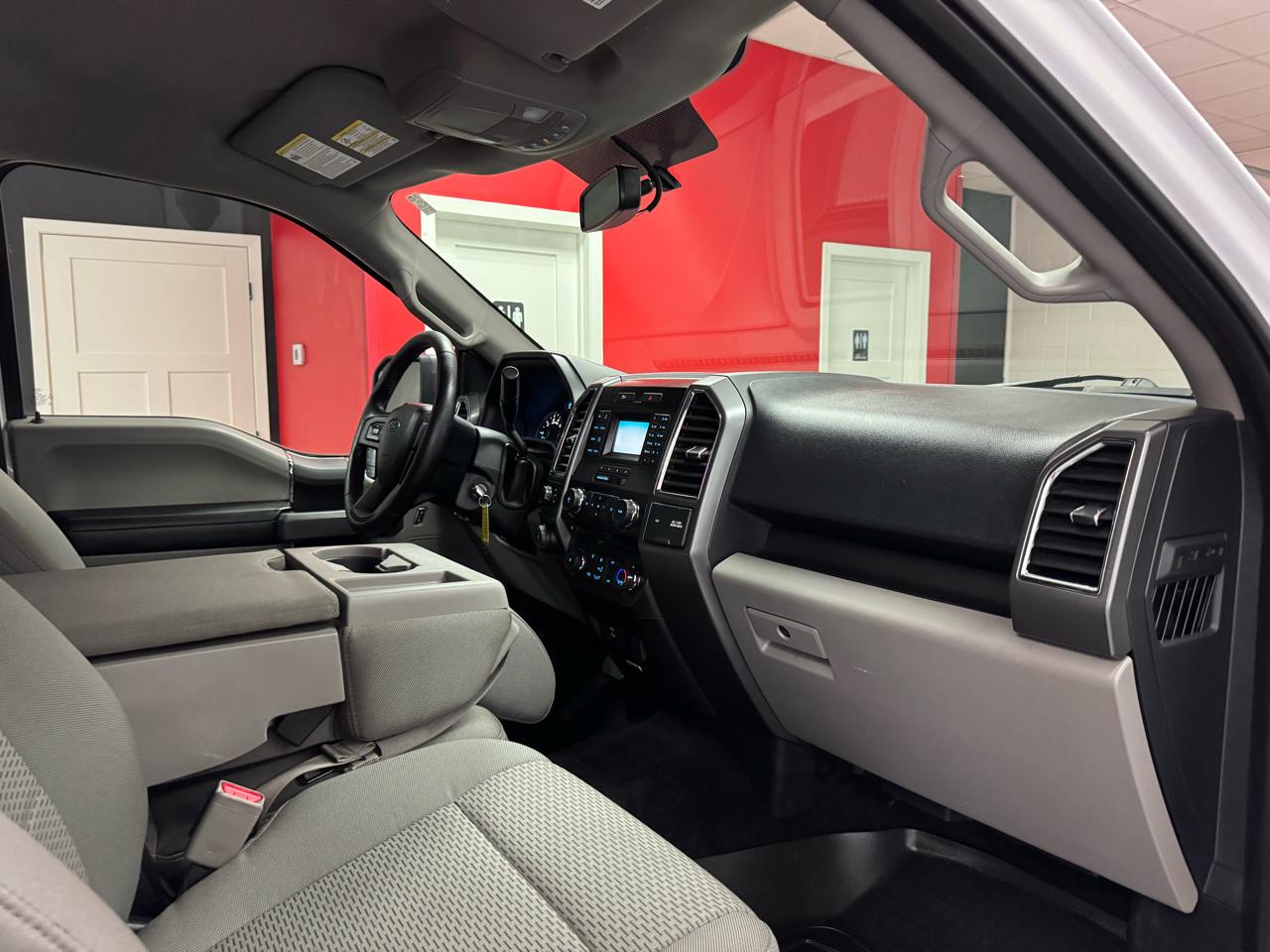 Ford F-150 4WD SuperCrew 145" XLT 2016