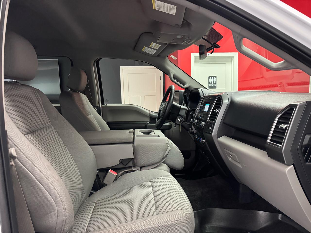 Ford F-150 4WD SuperCrew 145" XLT 2016