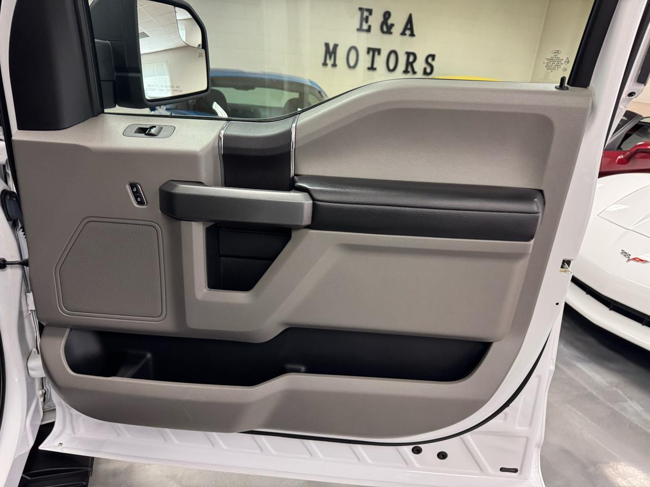 Ford F-150 4WD SuperCrew 145" XLT 2016