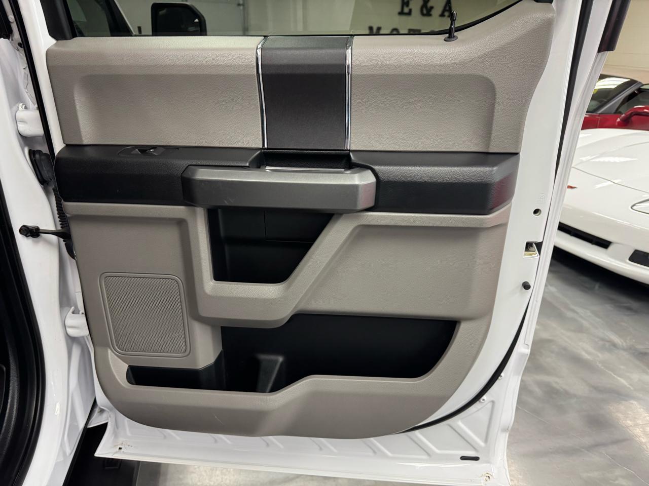 Ford F-150 4WD SuperCrew 145" XLT 2016