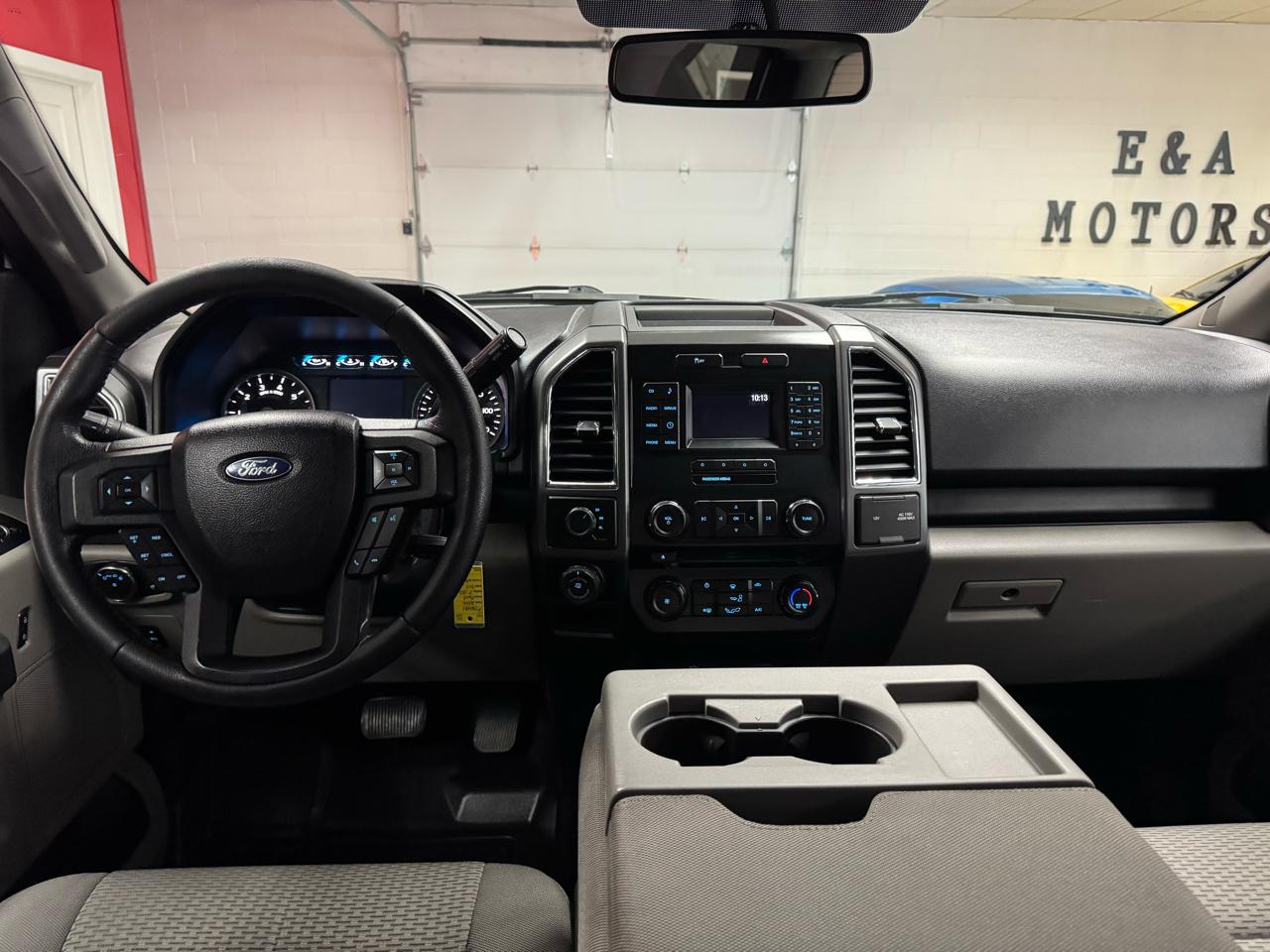 Ford F-150 4WD SuperCrew 145" XLT 2016