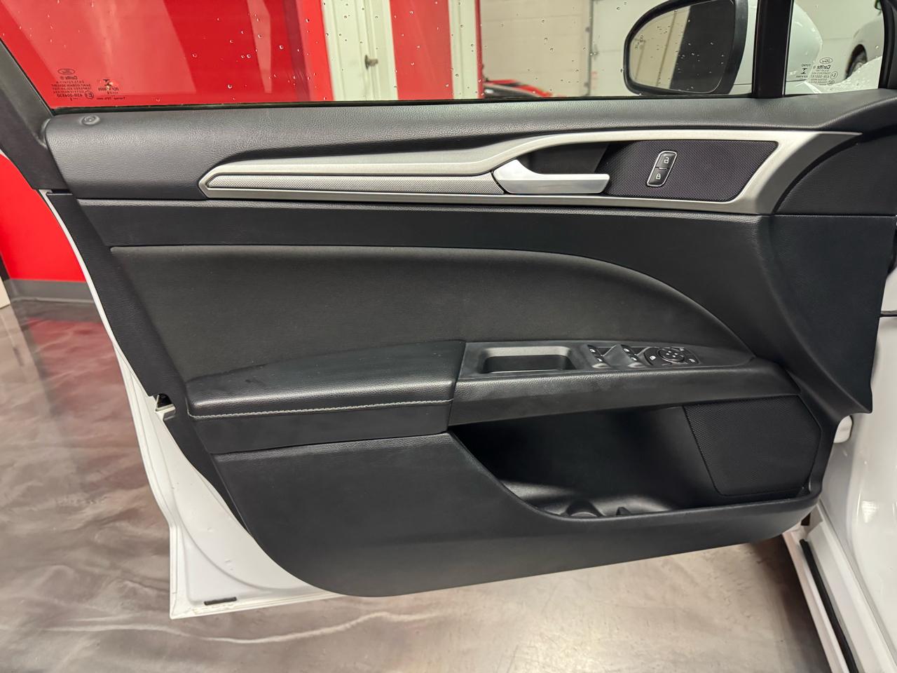 Ford Fusion SE FWD 2018