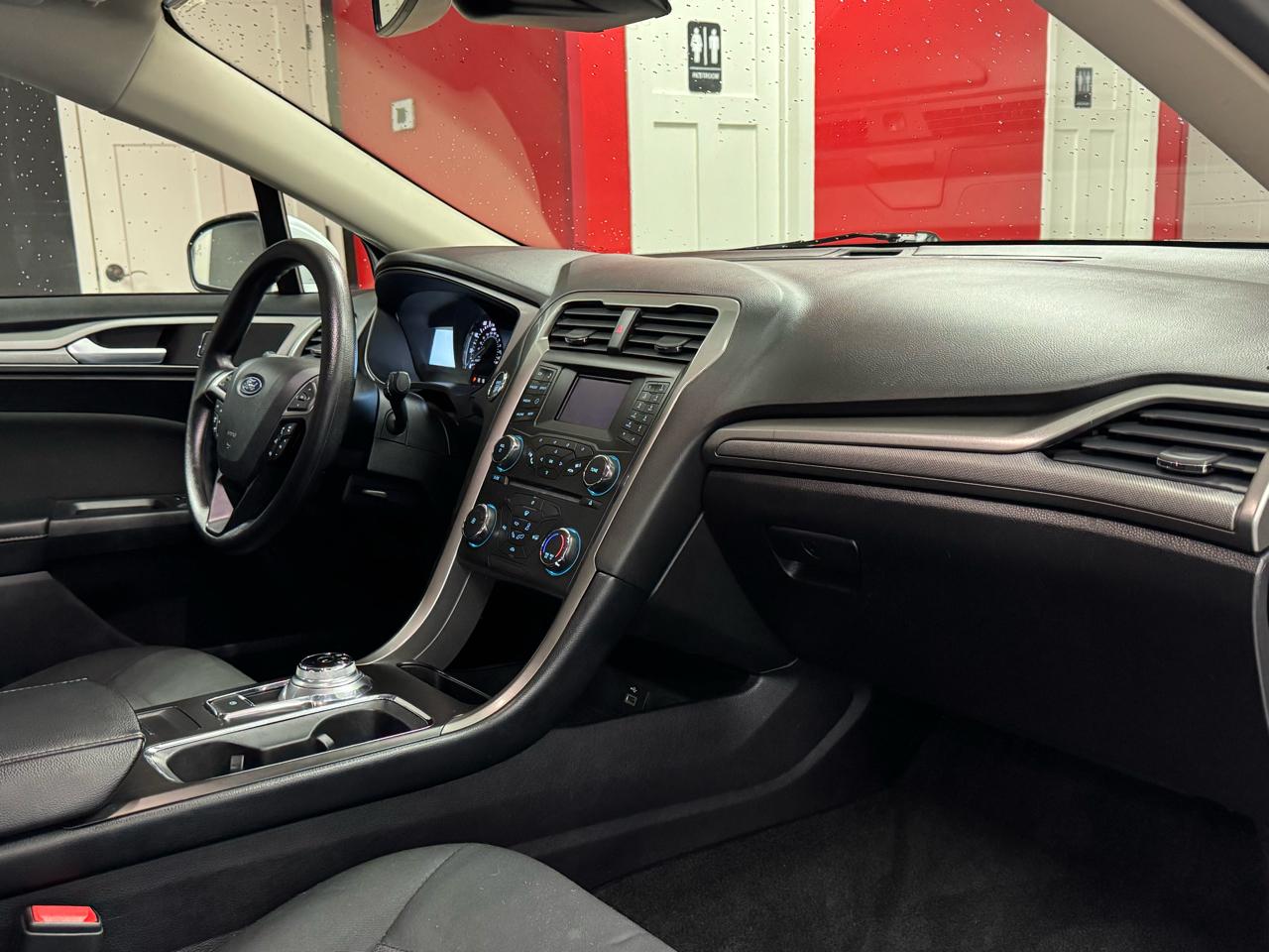 Ford Fusion SE FWD 2018