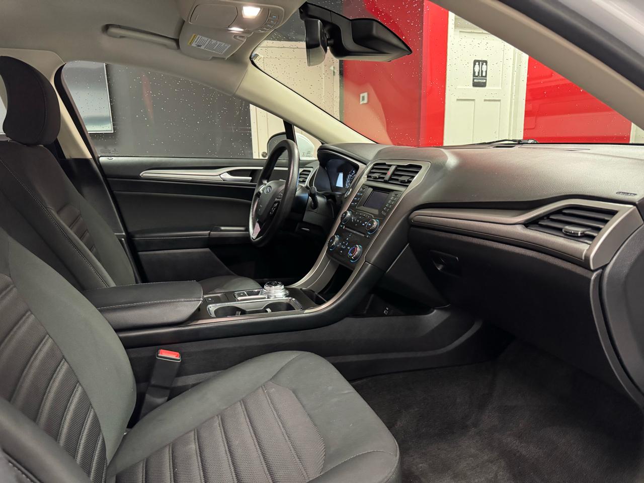 Ford Fusion SE FWD 2018