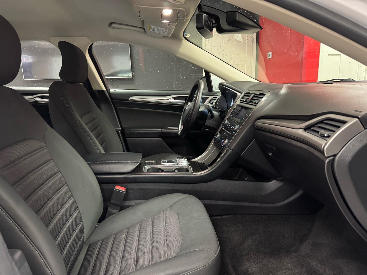 Ford Fusion SE FWD 2018