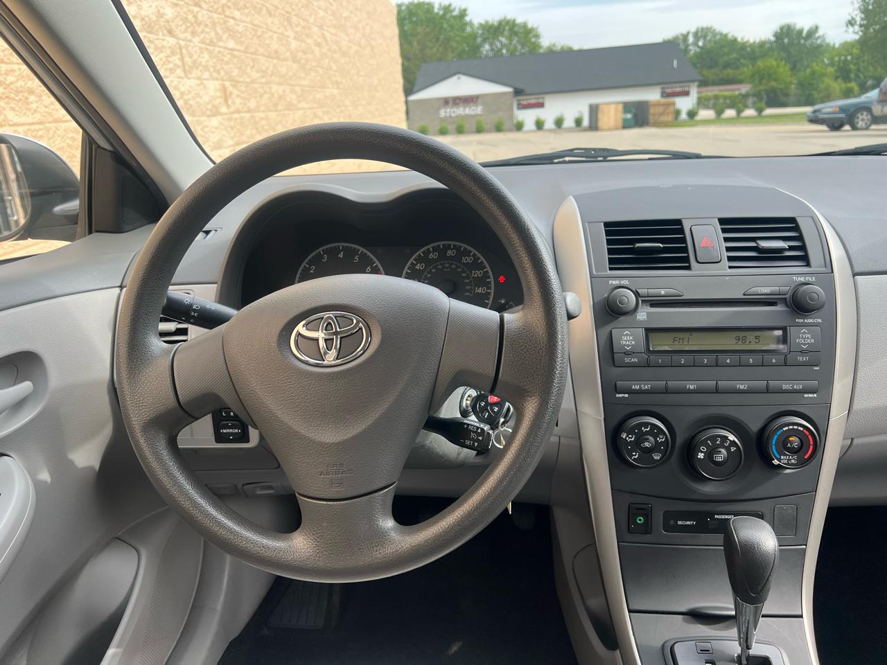 Toyota Corolla  2009