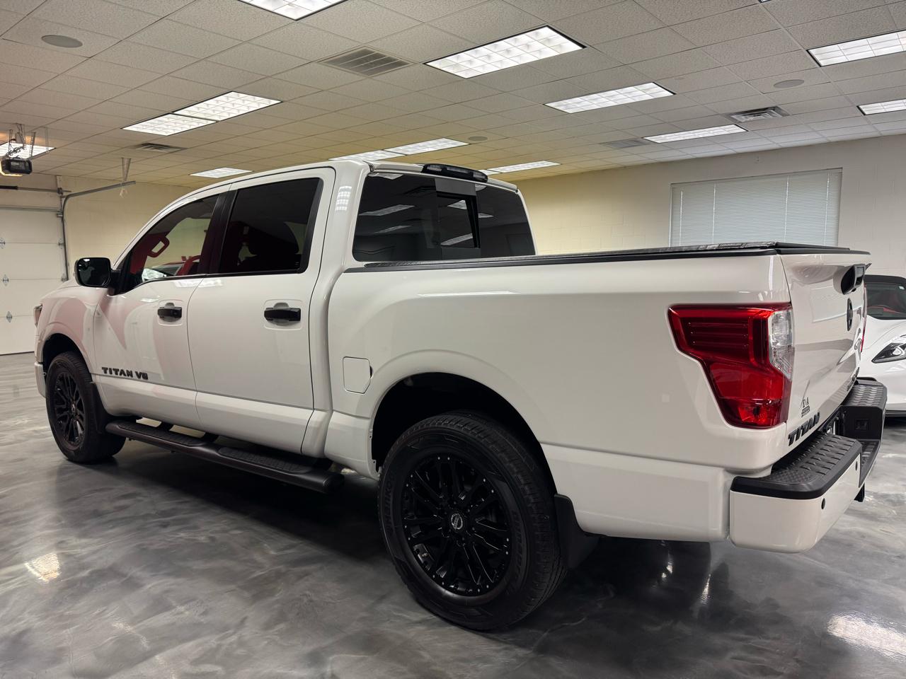 Nissan Titan 4x4 Crew Cab SL 2018