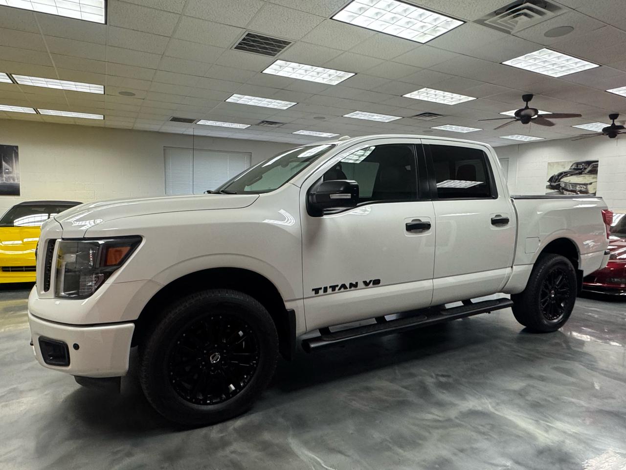 Nissan Titan 4x4 Crew Cab SL 2018