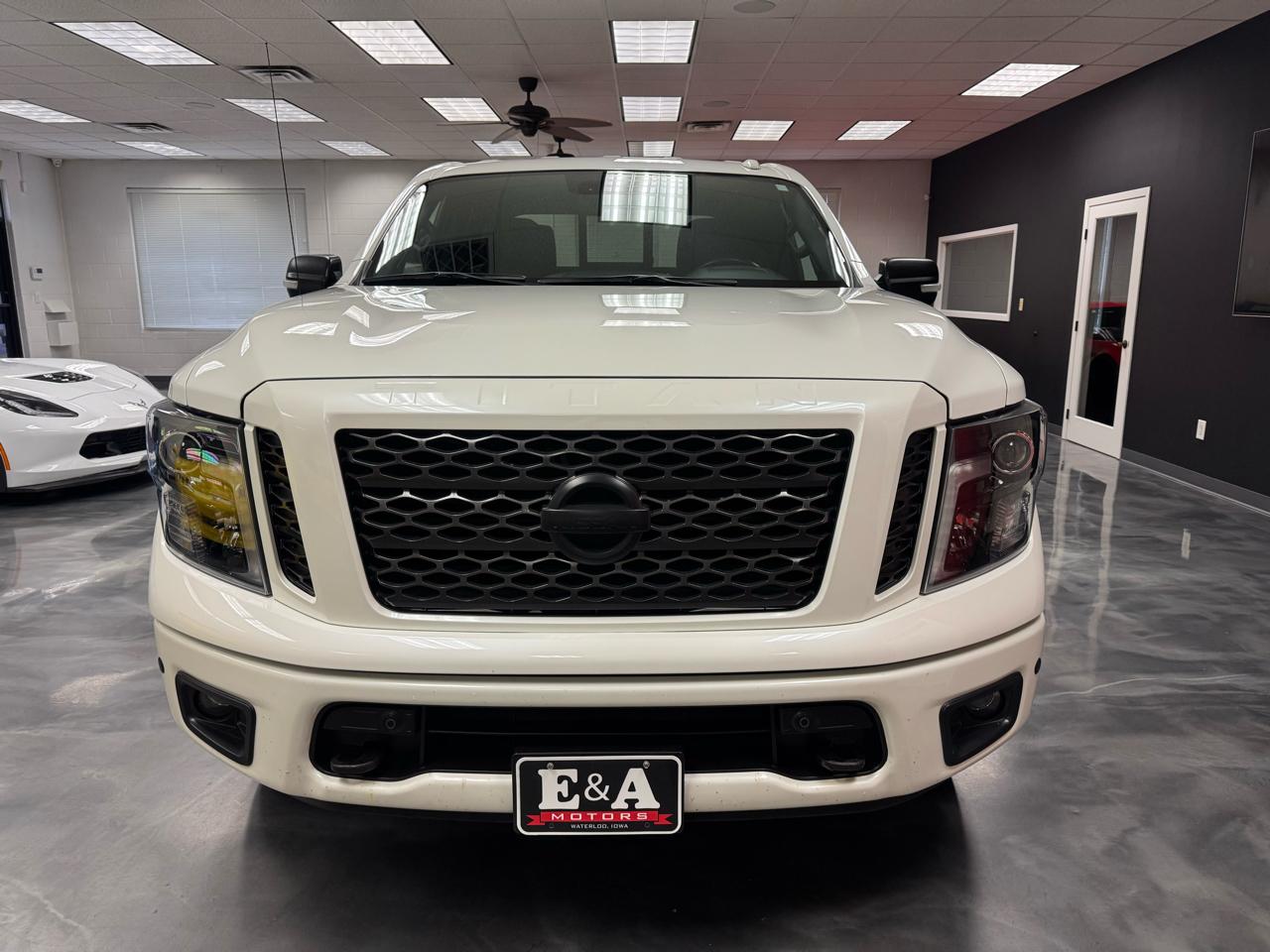 Nissan Titan 4x4 Crew Cab SL 2018