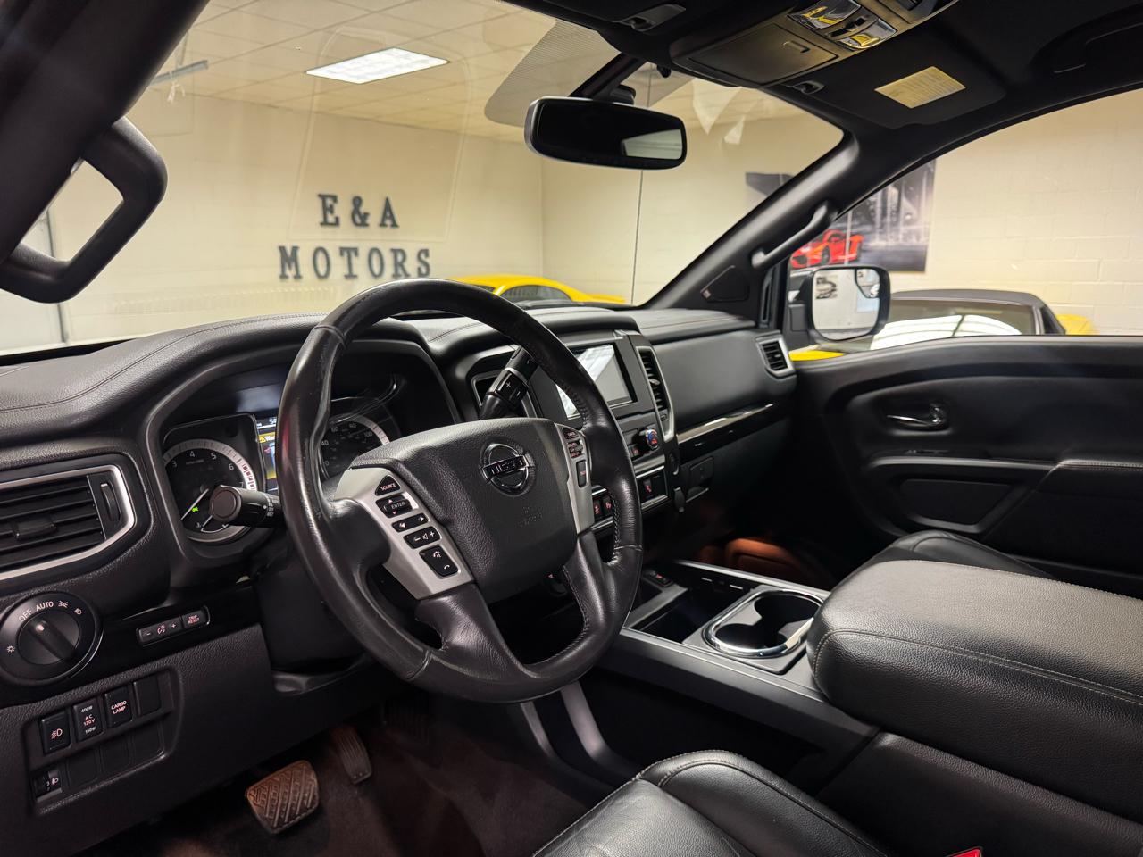 Nissan Titan 4x4 Crew Cab SL 2018