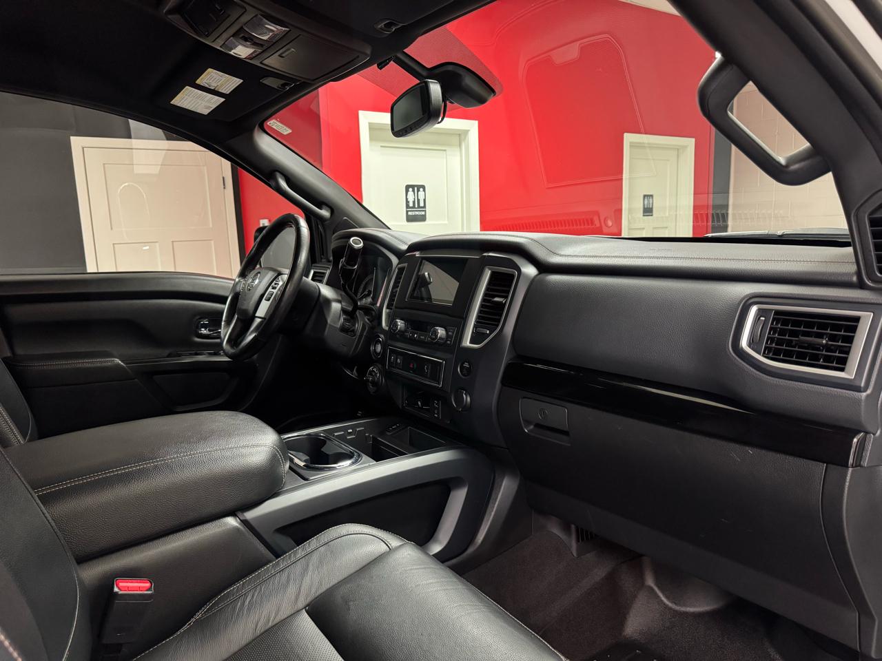 Nissan Titan 4x4 Crew Cab SL 2018