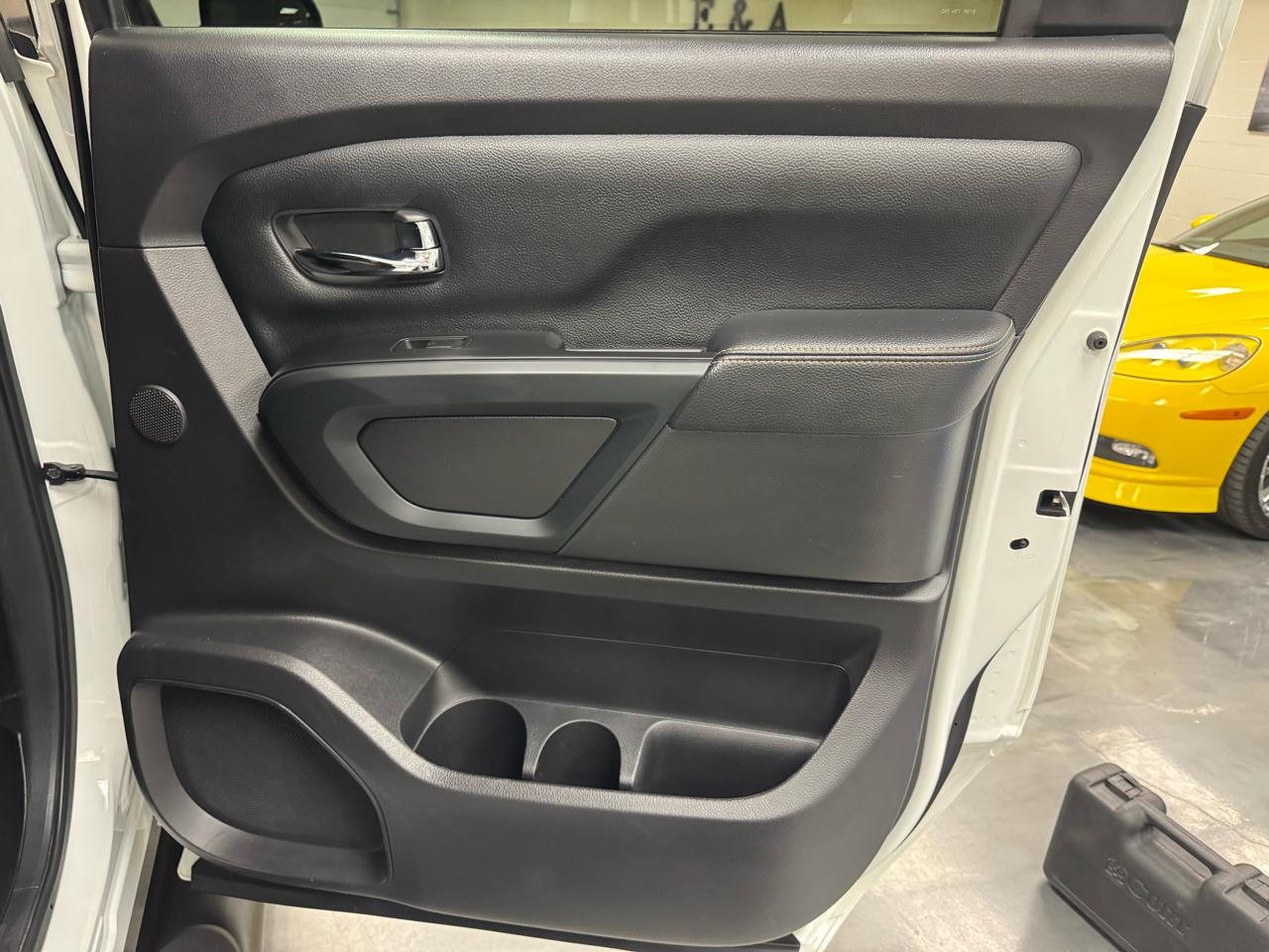 Nissan Titan 4x4 Crew Cab SL 2018