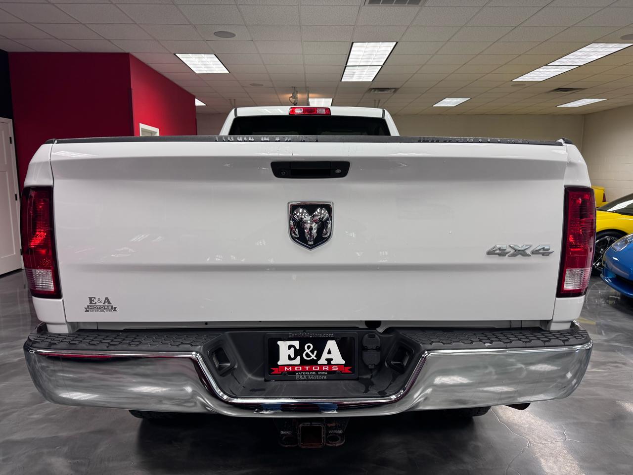 RAM 2500 Tradesman 4x4 Reg Cab 8' Box 2017