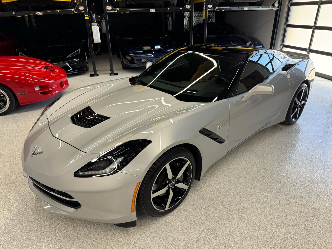 View vehicle photo 7