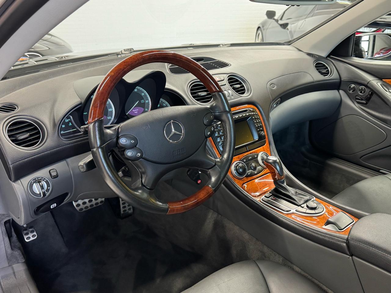 Mercedes-Benz SL-Class 2dr Roadster 5.0L 2004