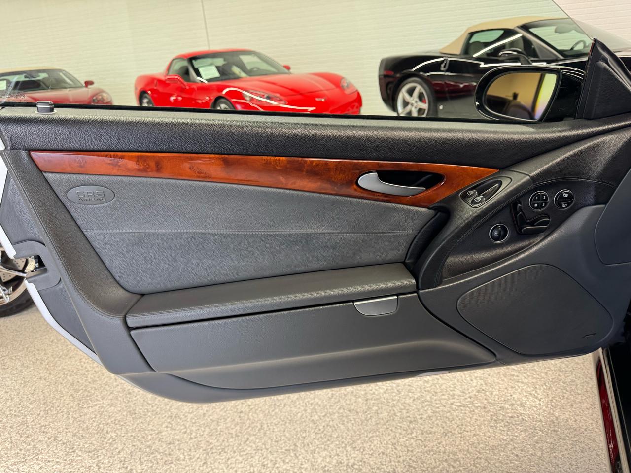 Mercedes-Benz SL-Class 2dr Roadster 5.0L 2004