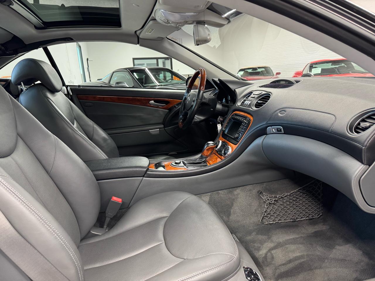 Mercedes-Benz SL-Class 2dr Roadster 5.0L 2004