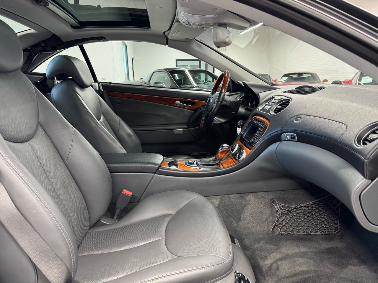 Mercedes-Benz SL-Class 2dr Roadster 5.0L 2004